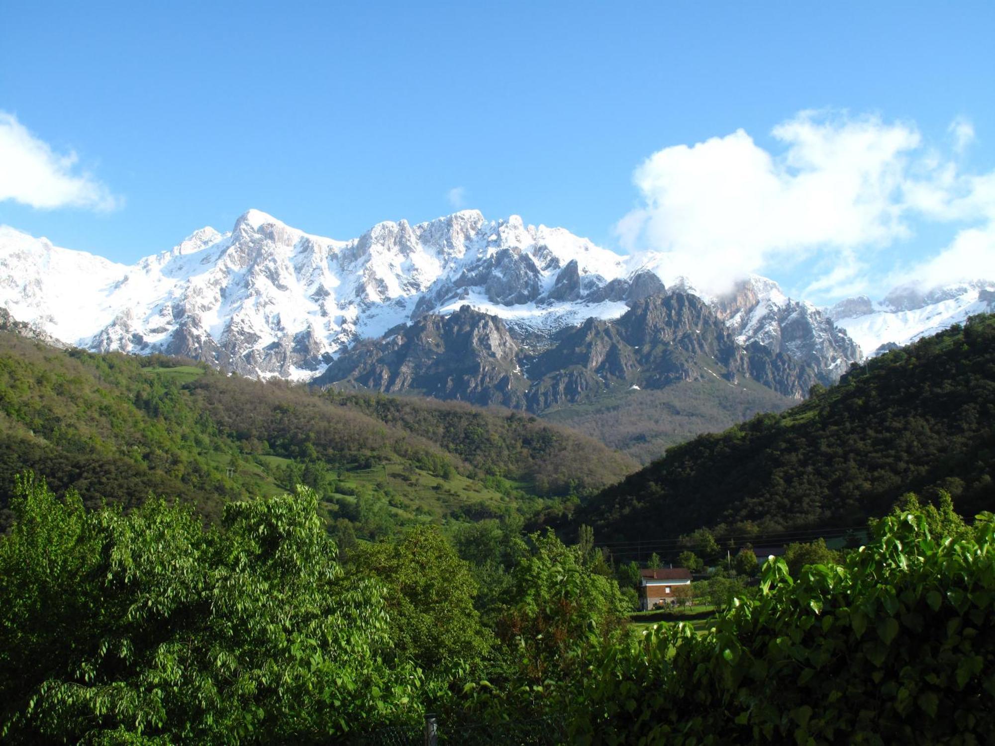 Albergue Turistico Valdebaro Camaleño Eksteriør billede